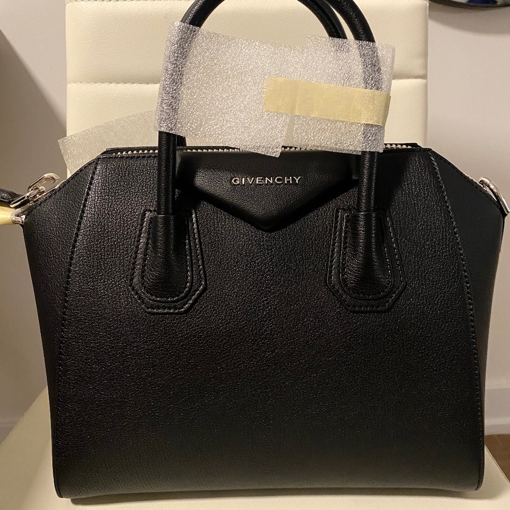 *Brand New * Givenchy Antigona Small Bag